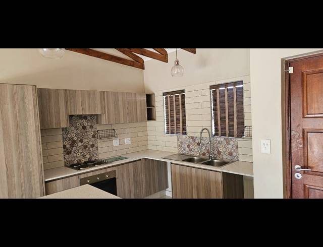 3 BEDROOM TOWNHOUSE FOR SALE IN WATERKLOOF AH